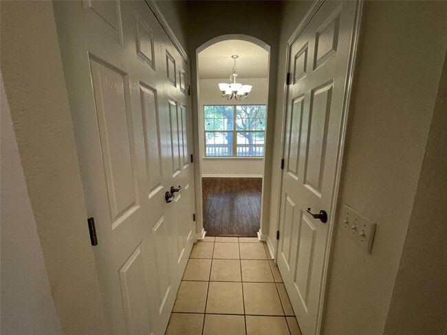 Building Photo - 3517 Bronco Bend Loop