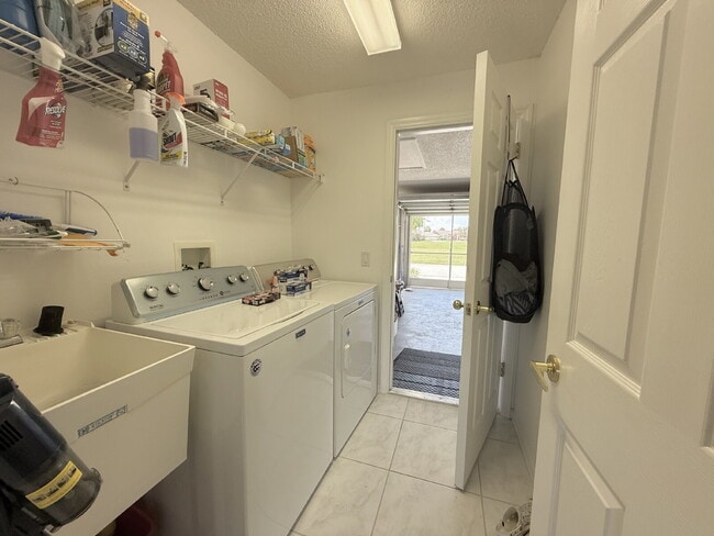 Building Photo - Heritage Pines active 55+ community 2/2 villa
