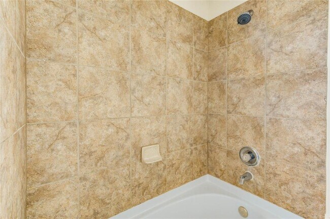Building Photo - 16003 Peach Bluff Ln
