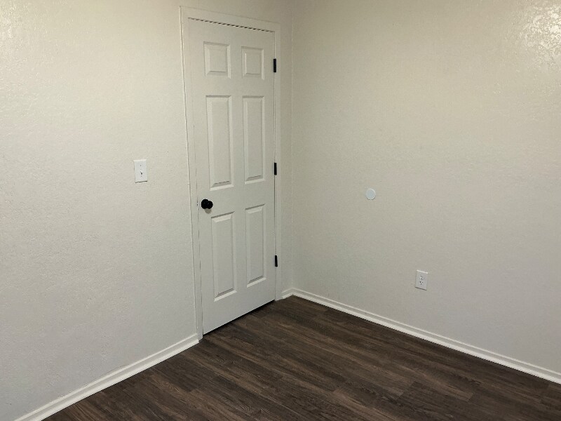 Building Photo - 4736 Cape Cod Dr