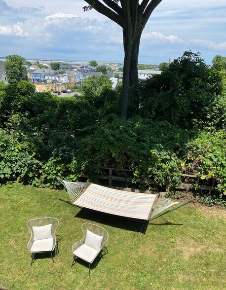 Shared Yard - 92 Navesink Ave