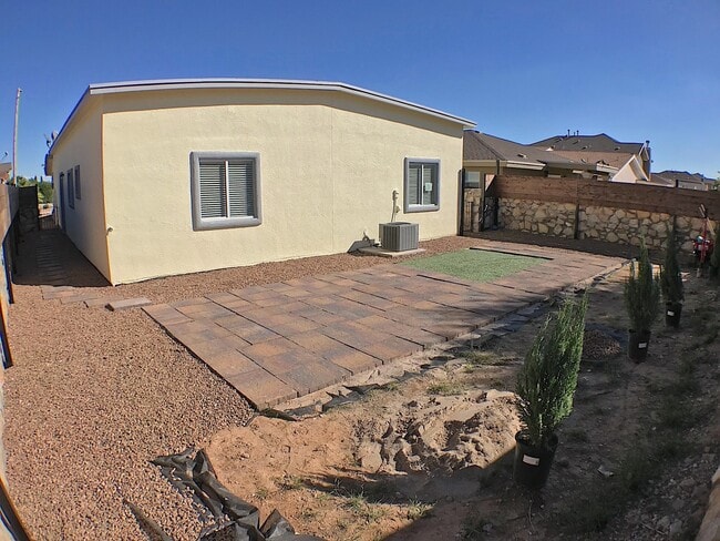 Building Photo - Northeast El Paso 4 Bed Refrig A/C