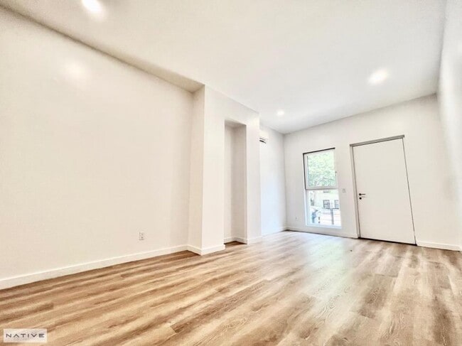 Building Photo - 1 bedroom in BROOKLYN NY 11222