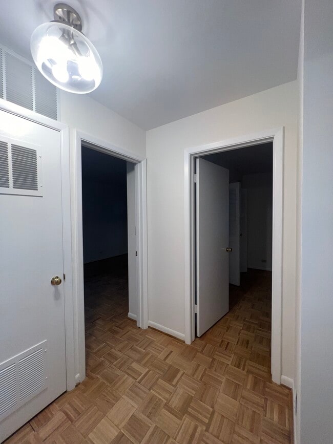 Building Photo - 112 Braemar Dr