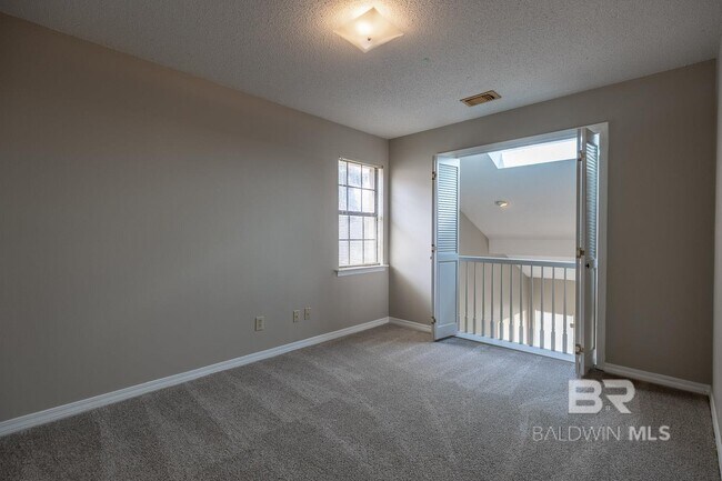 Building Photo - 200 Parma Dr