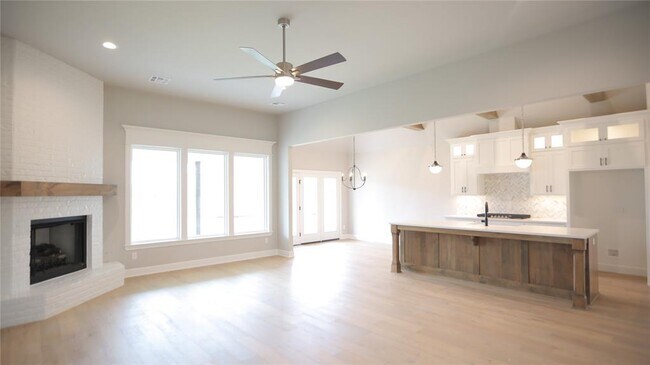Building Photo - 8732 Beechgrove Dr