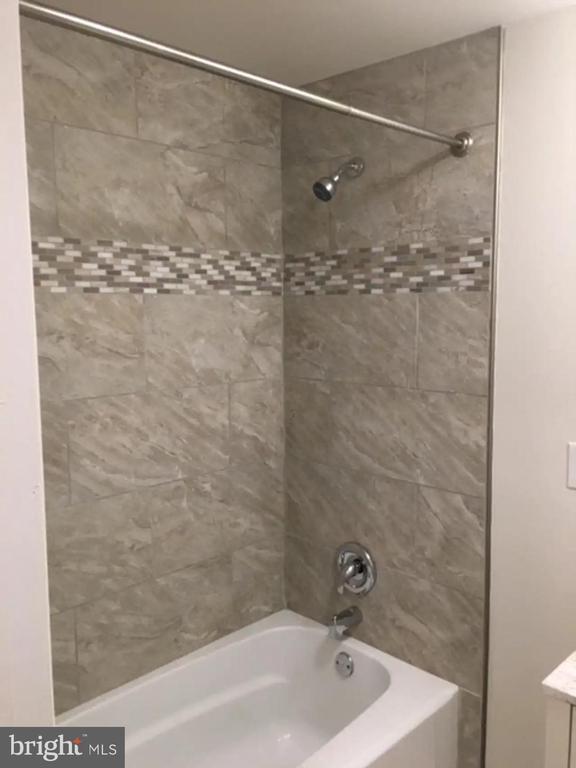 Building Photo - 318 W Gay St