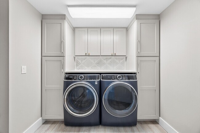 Building Photo - 401 S Seas Dr