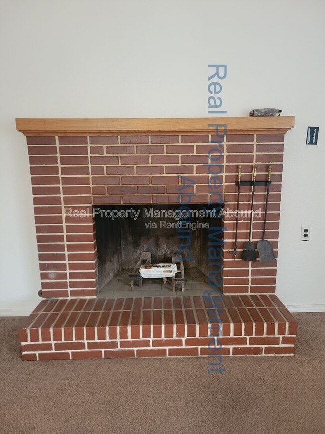 Building Photo - 1415 S New Haven Ave