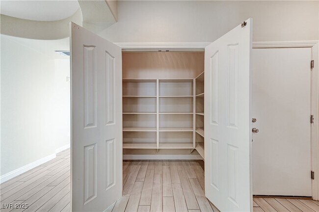 Building Photo - 536 Puenta Del Rey St