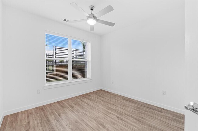 Building Photo - 4801 Springdale Rd