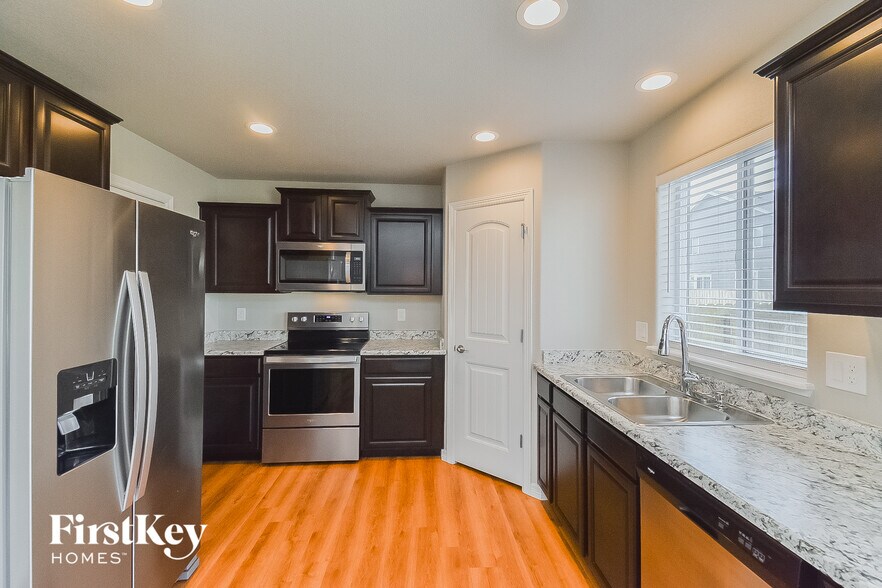 Building Photo - 5307 Pabst Dr