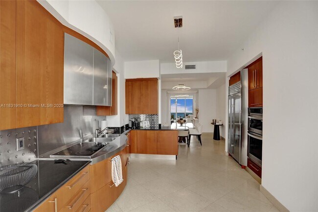 Building Photo - 18101 Collins Ave