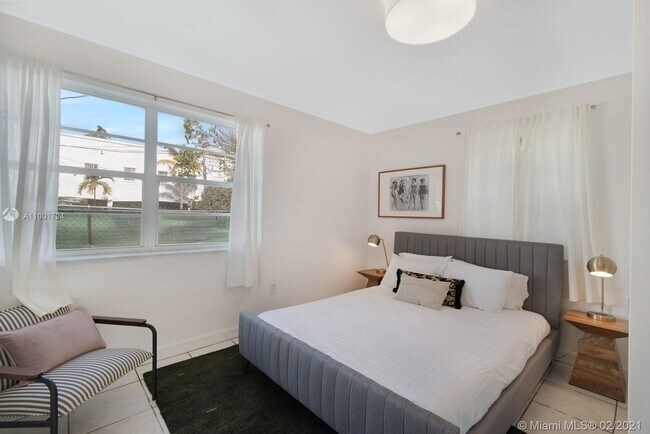 Building Photo - 5943 Biscayne Blvd