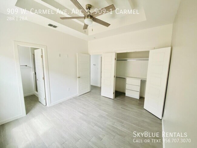 Building Photo - 909 W Carmel Ave