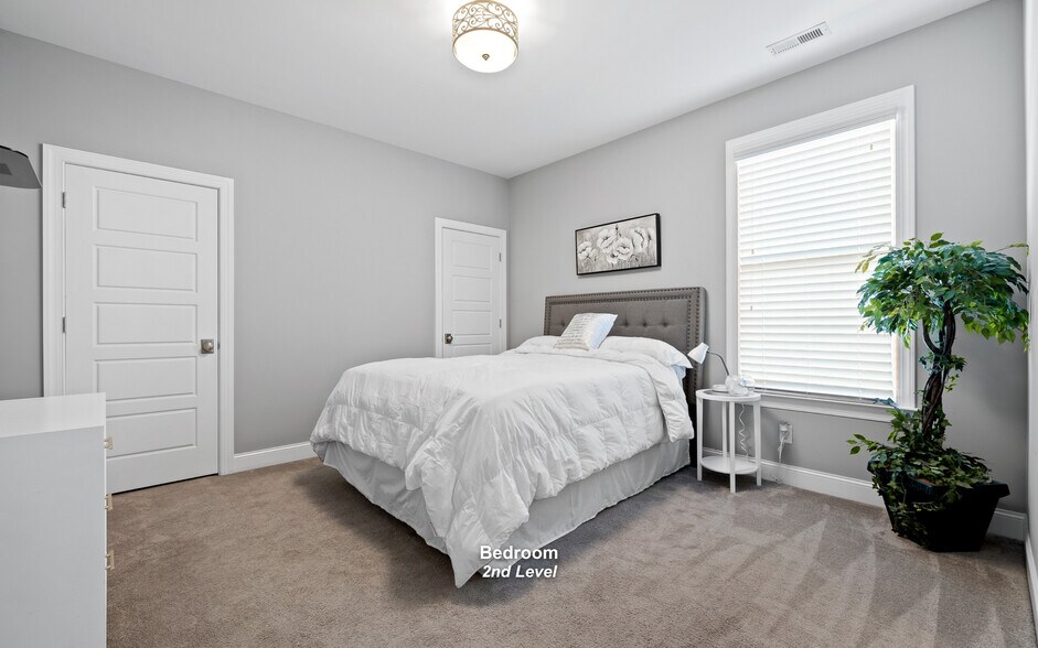 Building Photo - 1449 Madison St