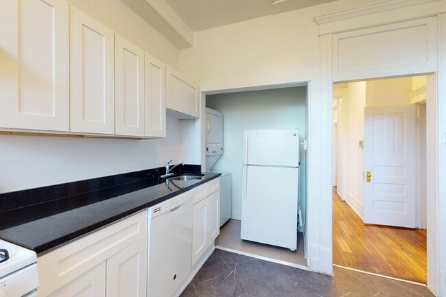 Floorplan - 5401-5403 S. Woodlawn Avenue