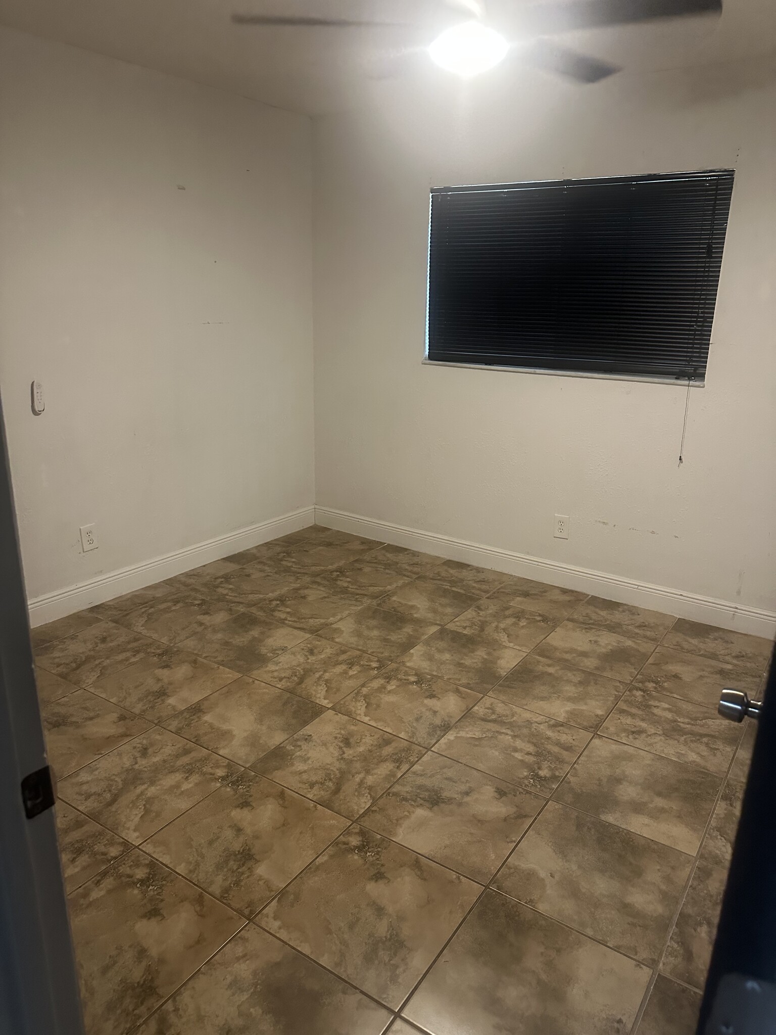 second room - 3840 Janie Ct