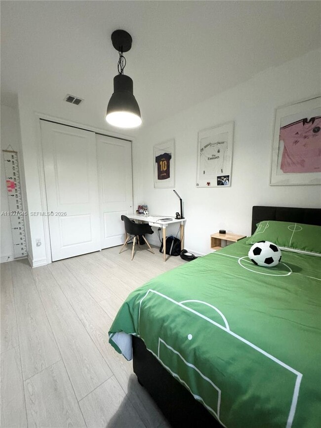 Building Photo - 13017 Riverwalk Cir S