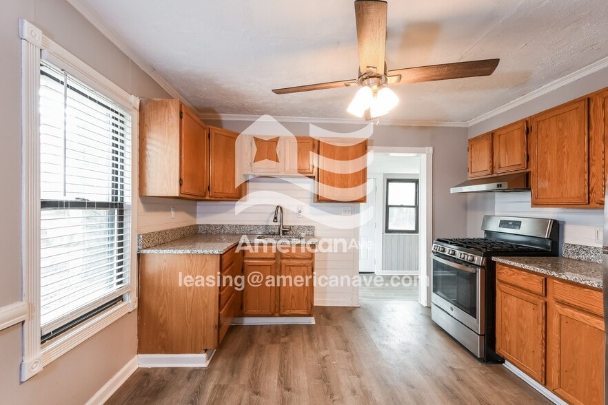 Building Photo - 5322 Vine Ave