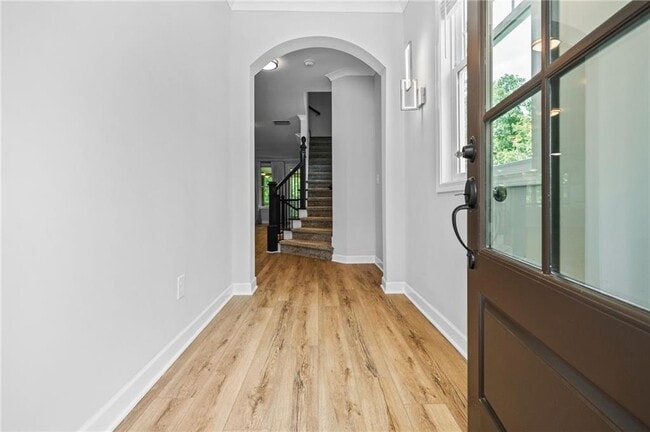 Building Photo - 421 Retreat Ln