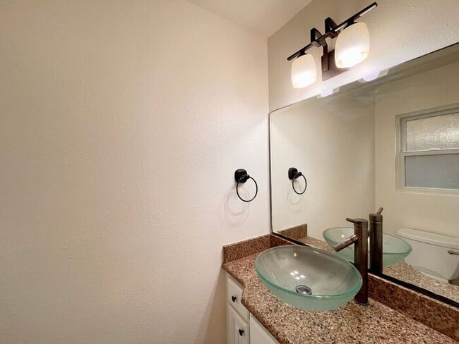 Building Photo - Beautifully Renovated 2 Bedroom 1.5 Bath Coronado Village Home