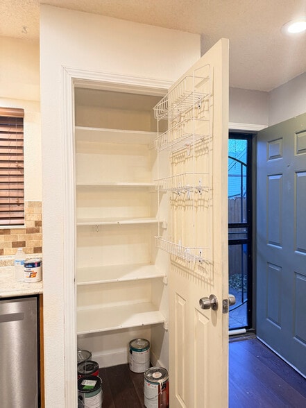 Building Photo - 3435 S Ammons St