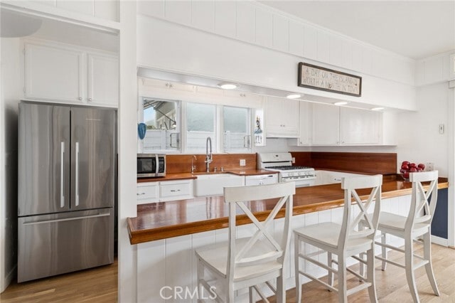 Building Photo - 200 Grand Canal