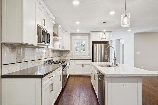 Building Photo - 2081 Buttner Rd