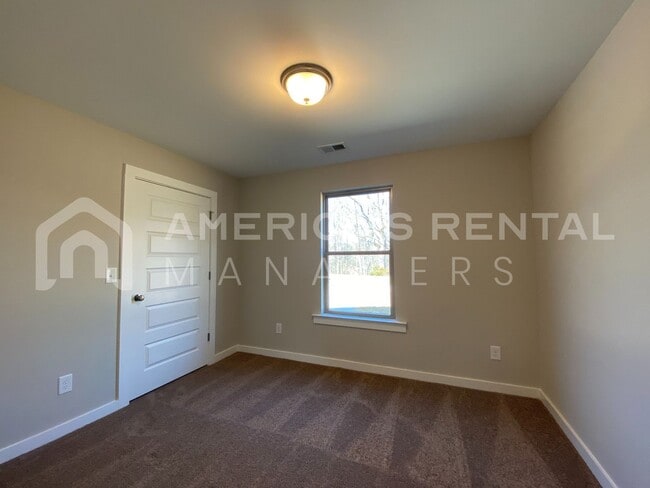 Building Photo - Home for Rent in Talladega, AL! View with 48 Hours Notice!