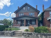 Building Photo - 2531 Summit St