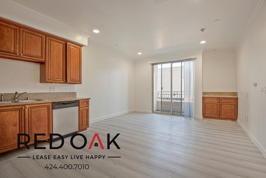 Building Photo - 8747 Sepulveda Blvd