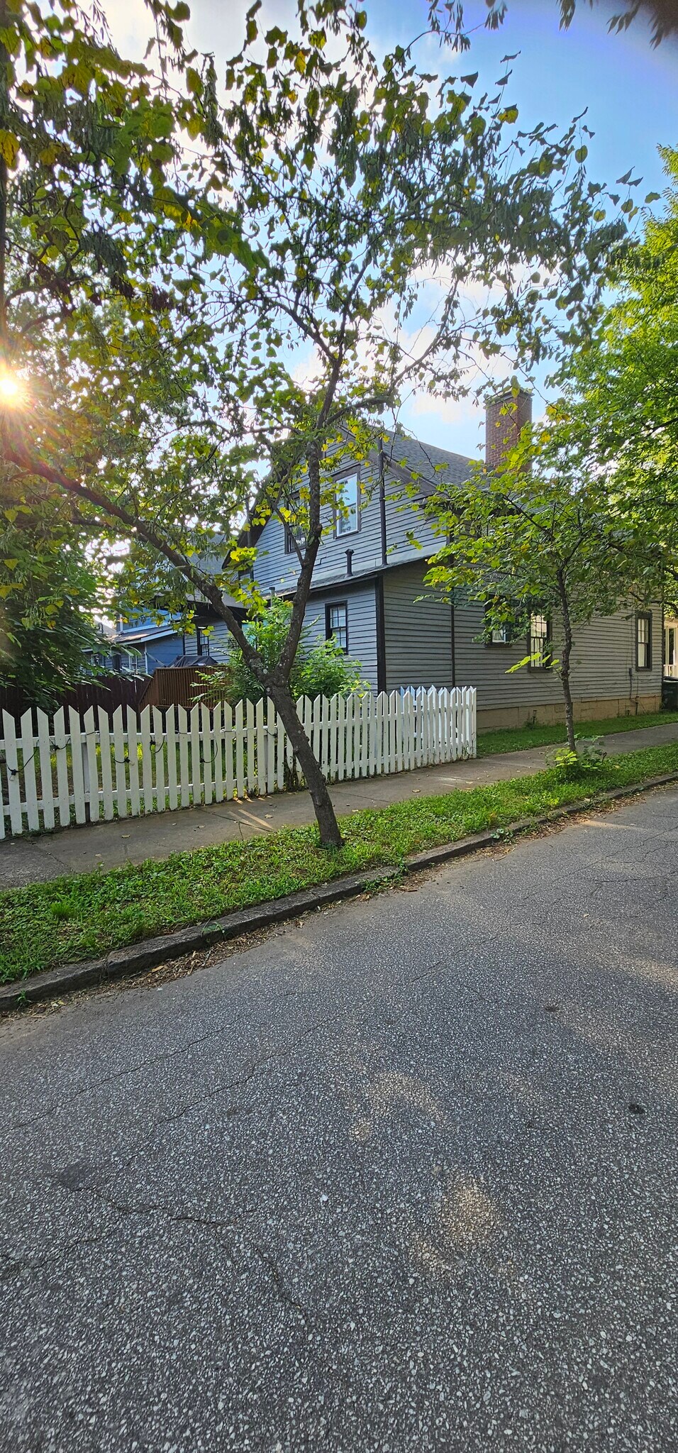 Building Photo - 607 Gaskill St SE