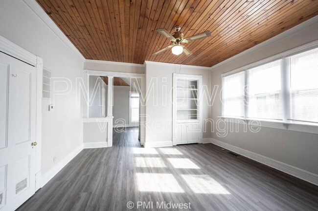 Building Photo - 632 S State St