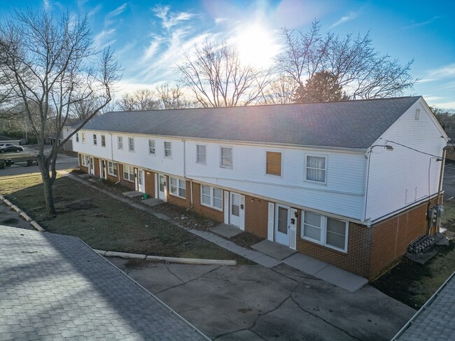 Building Photo - 4520 Apple Orchard Ln