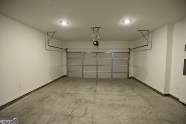 Building Photo - 2839 Rosehall Way