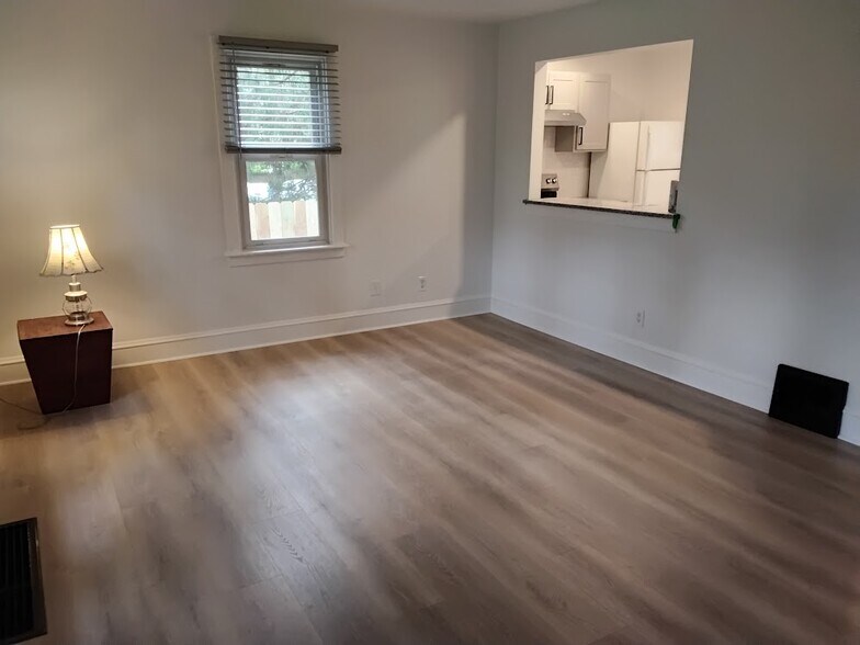 Living Room - 903 Sherers Hill Rd