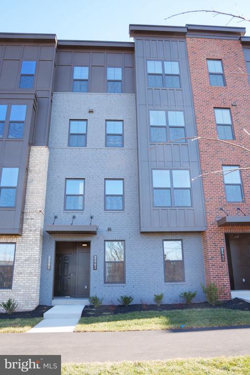 Building Photo - 21793 Express Ter