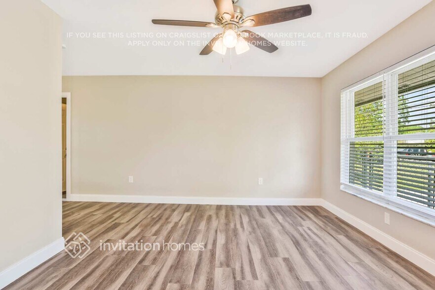 Building Photo - 316 E Rose Ln