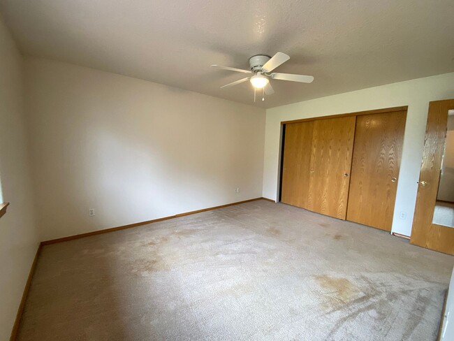 Building Photo - Great Duplex Unit with Attached Garage, Covered Patio, and Two Primary Suites