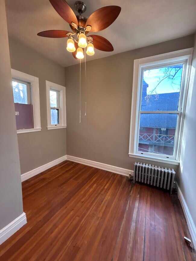 Building Photo - 509 Monroe Ave