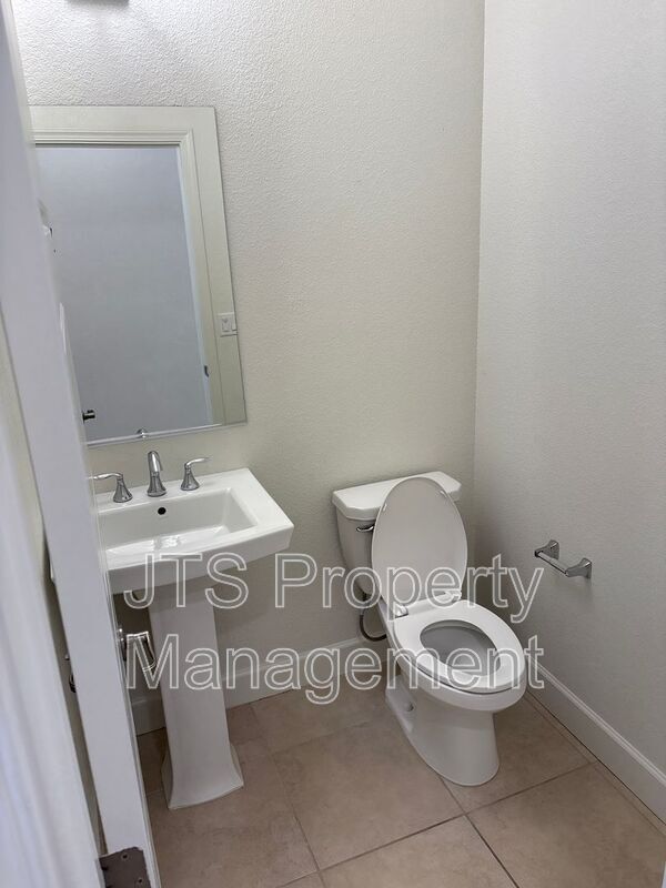 Building Photo - 3606 Nuestra Ave