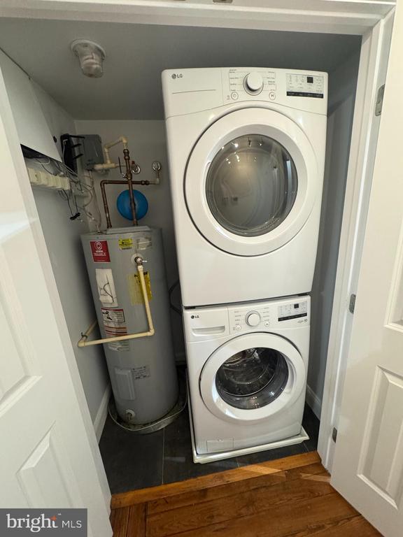 Building Photo - 1029 St Paul St