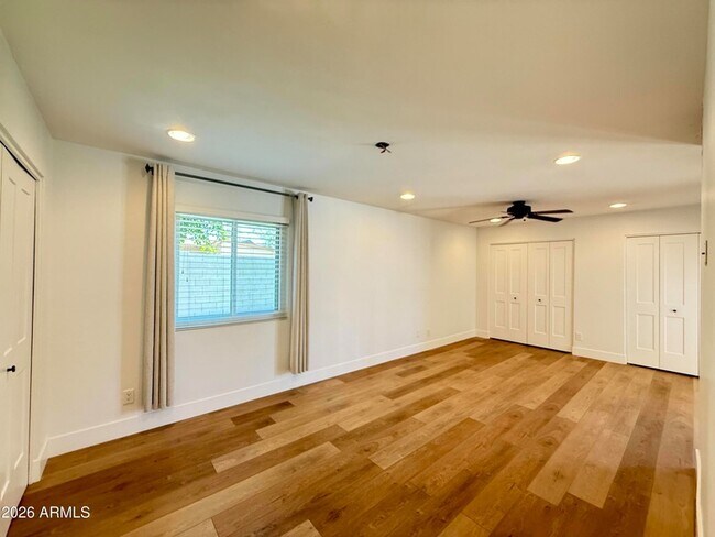 Building Photo - 1363 W Los Lagos Vista