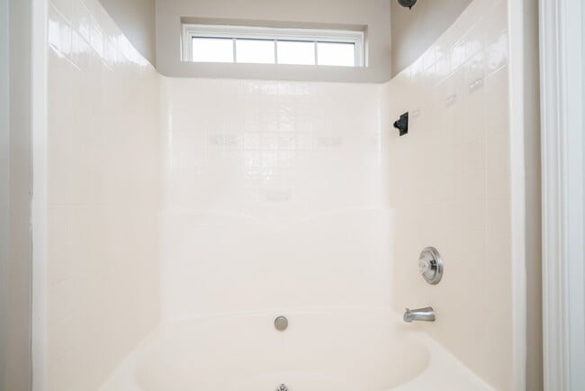 Building Photo - 2043 Swimming Hole Cir