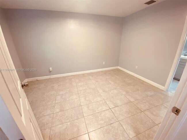 Building Photo - 9890 Hammocks Blvd