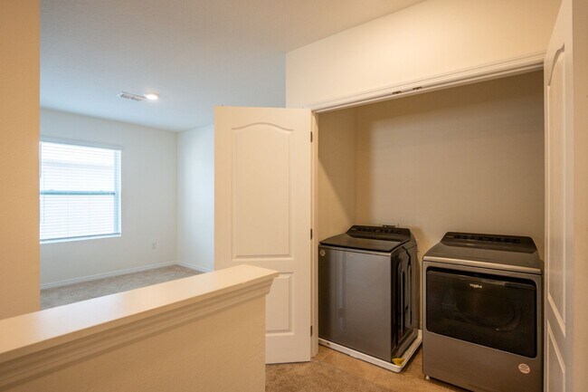 Building Photo - 1248 Yellow Finch Dr