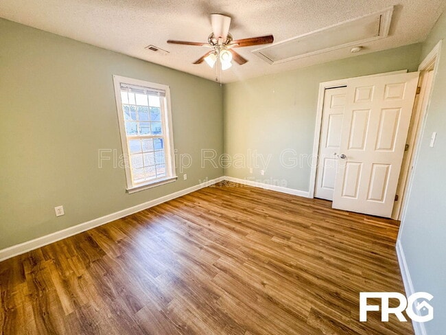 Building Photo - 1145 Nicklaus Dr