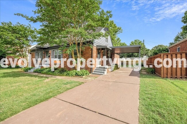 Building Photo - BEAUTIFUL EAST MEMPHIS 4/2!