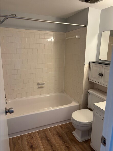 Building Photo - 2114 Bonnywood Ln